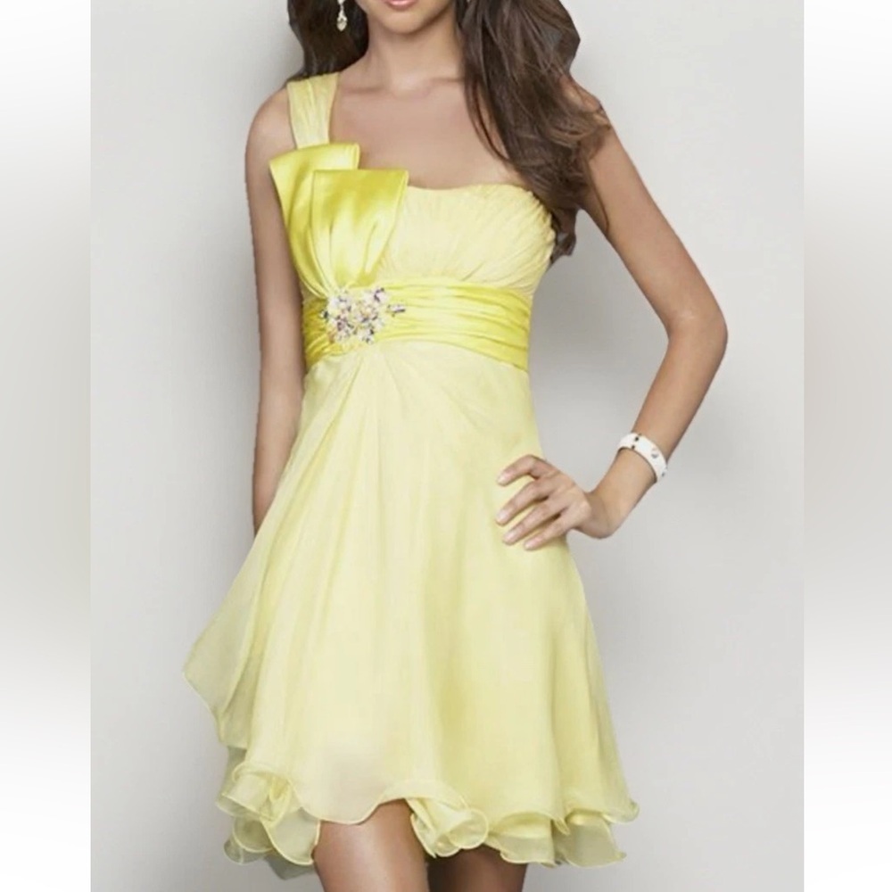Le Femme Yellow Chiffon Rhinestone Party Prom Glam Wedding Dress Size 4 *Flaws